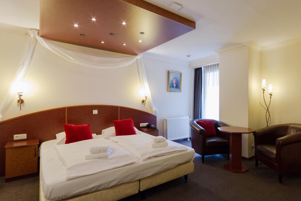 Hotel Restaurant De Baronie Boxmeer Extérieur photo